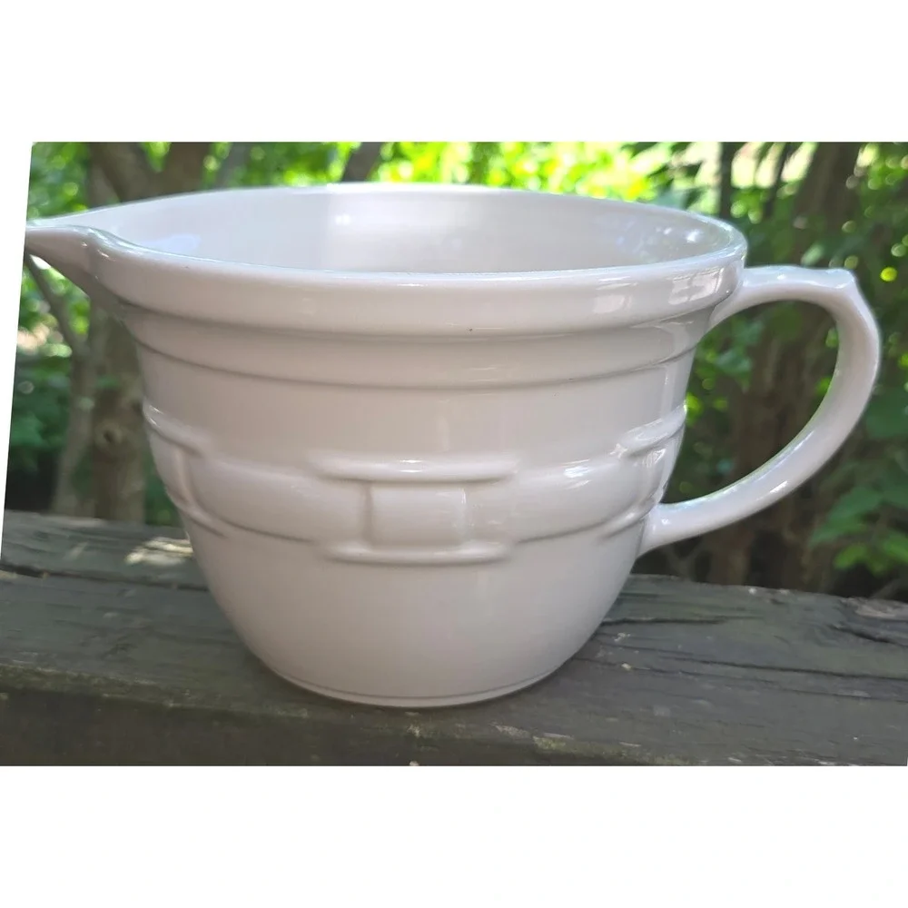 Longaberger Pottery Woven Traditions White Ceramic Batter Bowl with Handle
